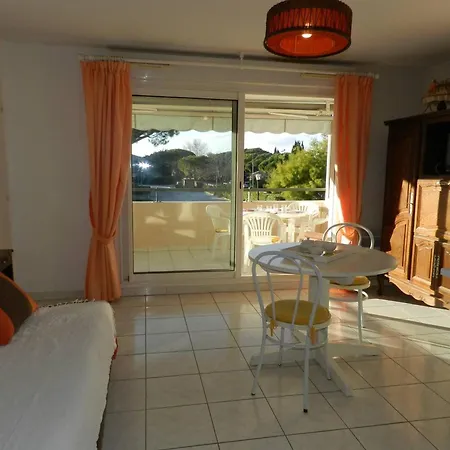 Le Lavandou, 1 Piece, 4 Personnes - Fr-1-251-684 Apartment *